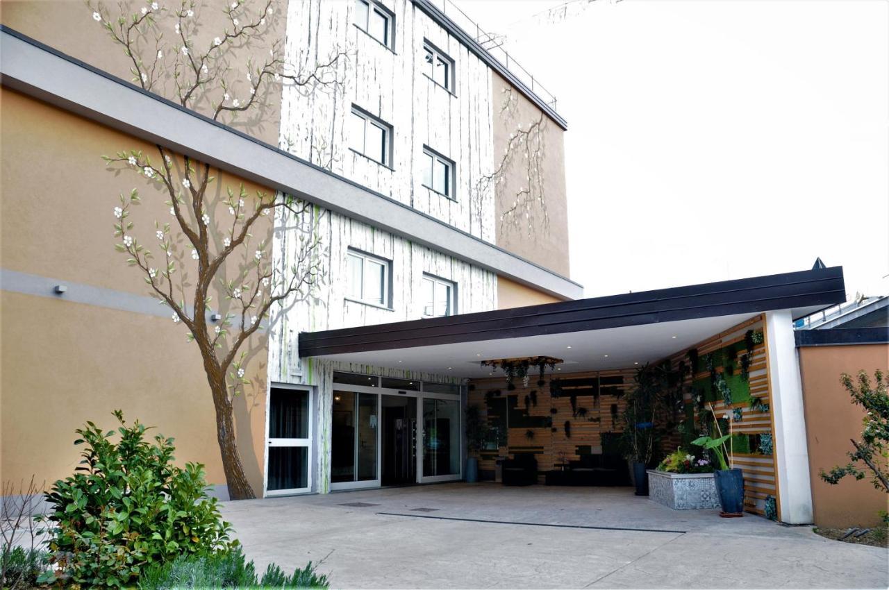 Hotel Sonia Aquilinia ภายนอก รูปภาพ