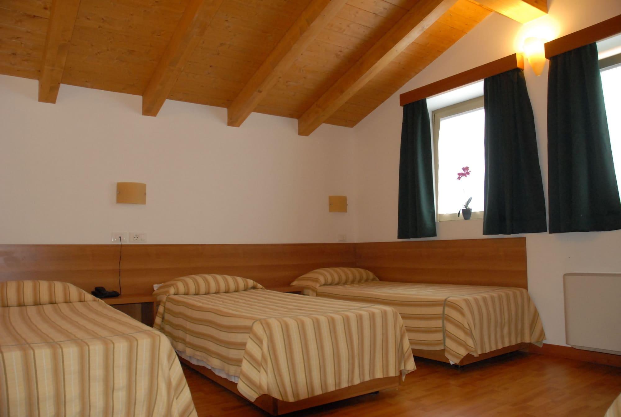 Hotel Sonia Aquilinia ภายนอก รูปภาพ
