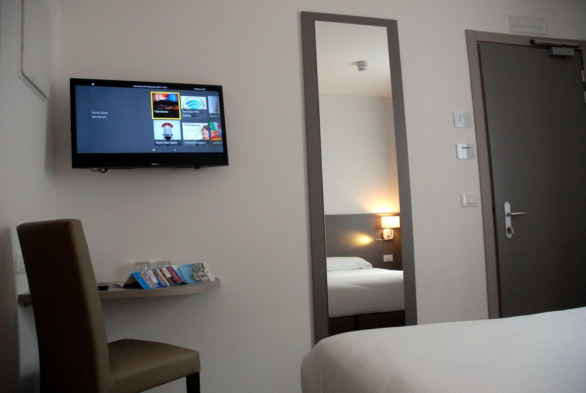 Hotel Sonia Aquilinia ภายนอก รูปภาพ