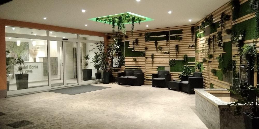 Hotel Sonia Aquilinia ภายนอก รูปภาพ