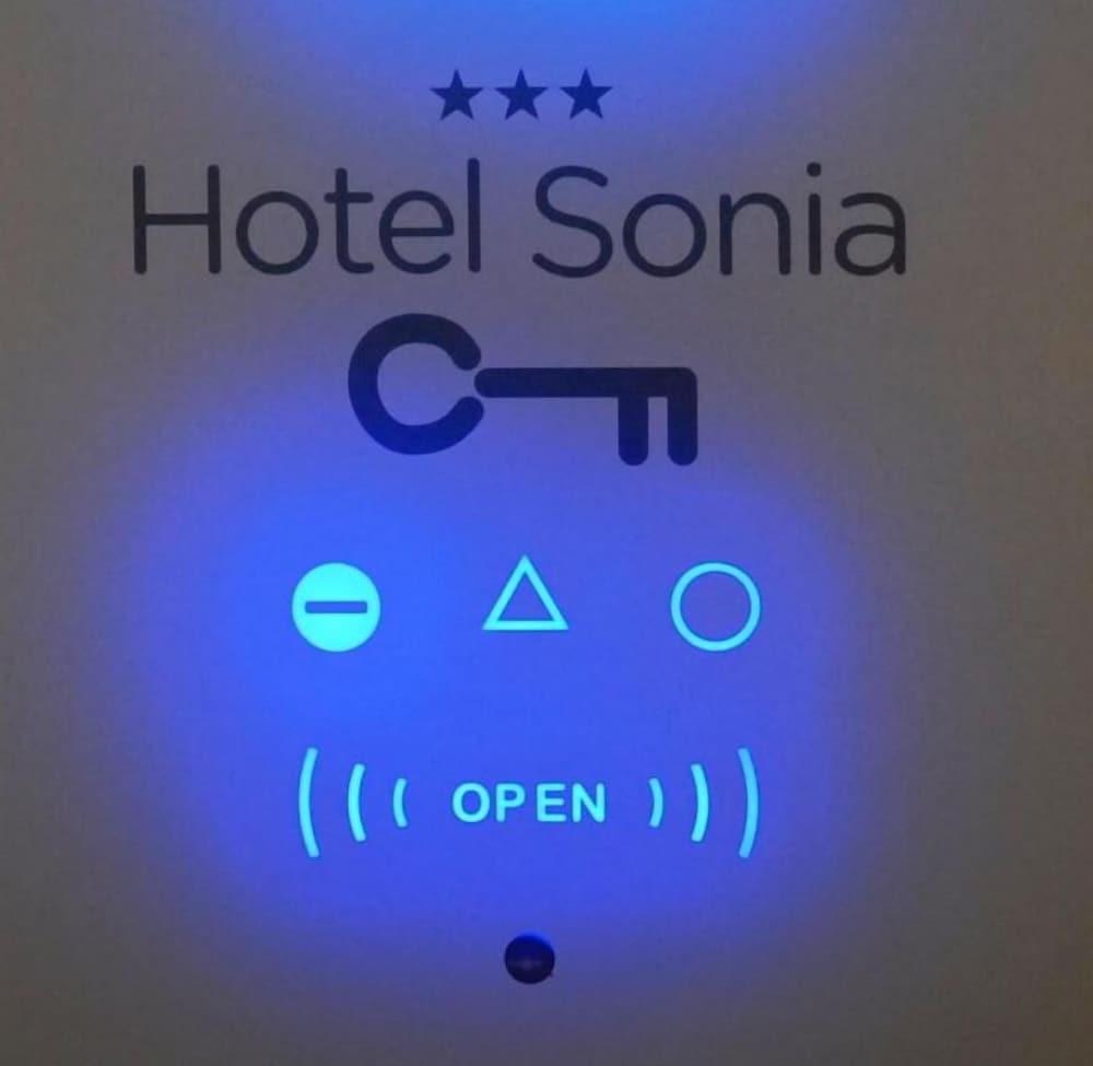 Hotel Sonia Aquilinia ภายนอก รูปภาพ
