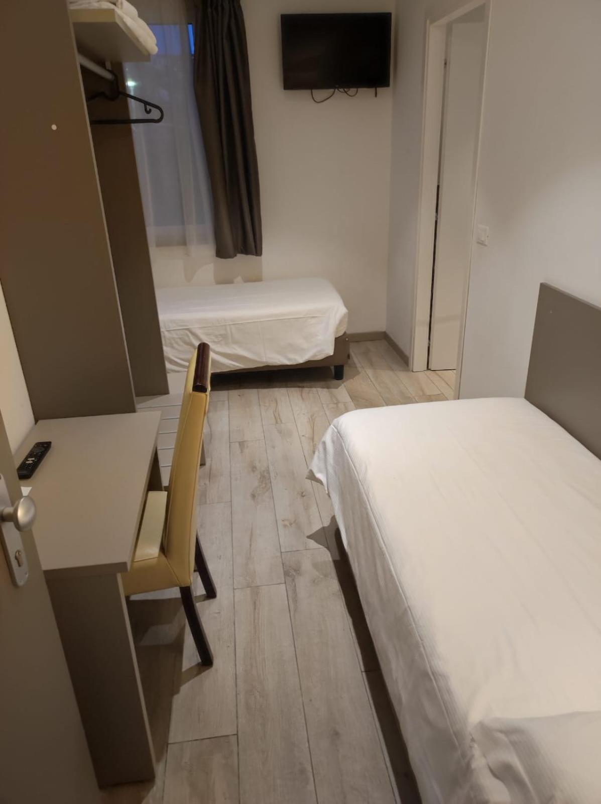 Hotel Sonia Aquilinia ภายนอก รูปภาพ