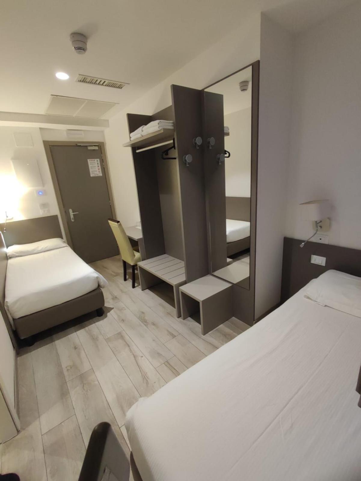 Hotel Sonia Aquilinia ภายนอก รูปภาพ