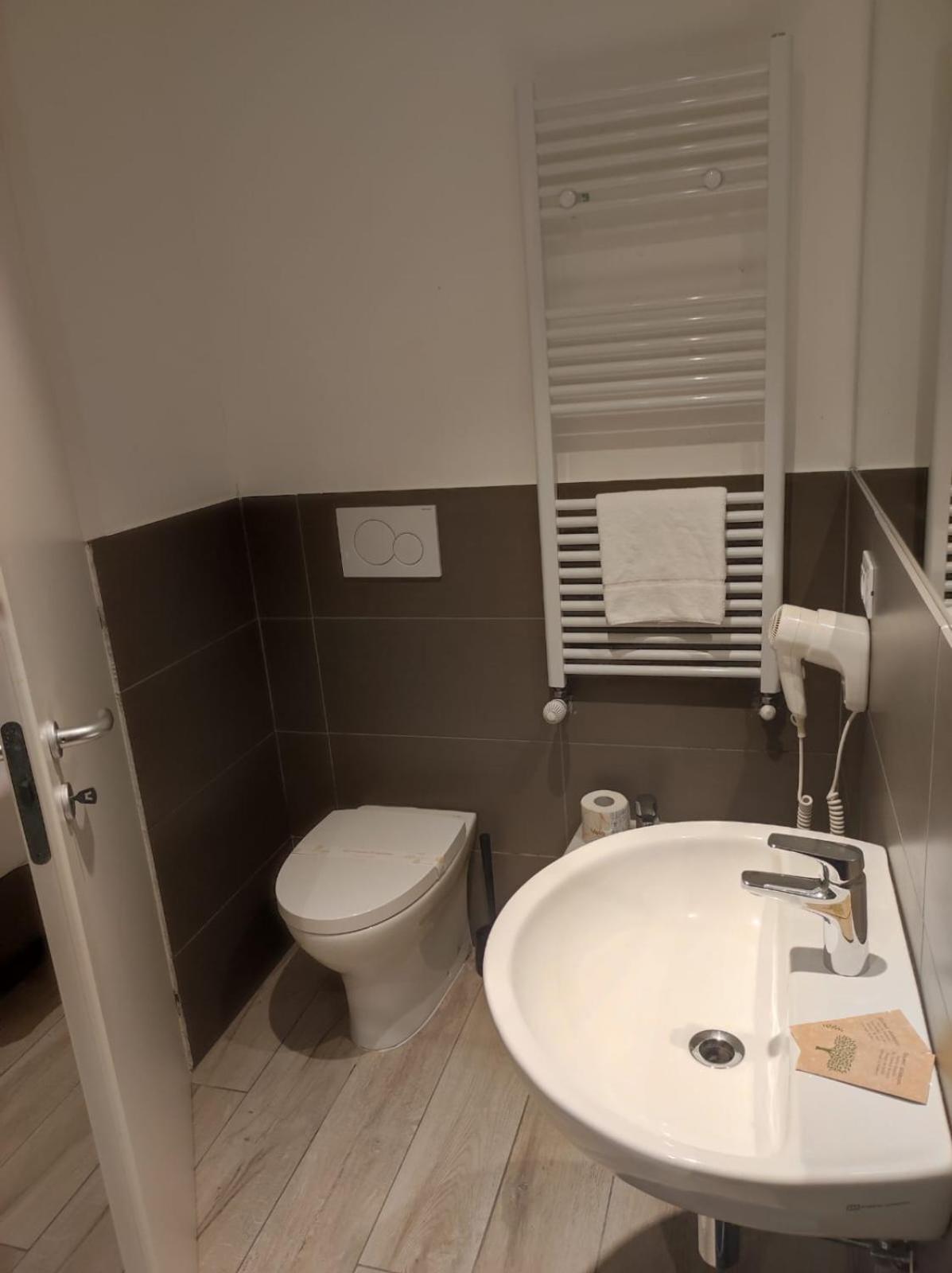 Hotel Sonia Aquilinia ภายนอก รูปภาพ
