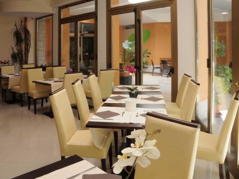 Hotel Sonia Aquilinia ภายนอก รูปภาพ