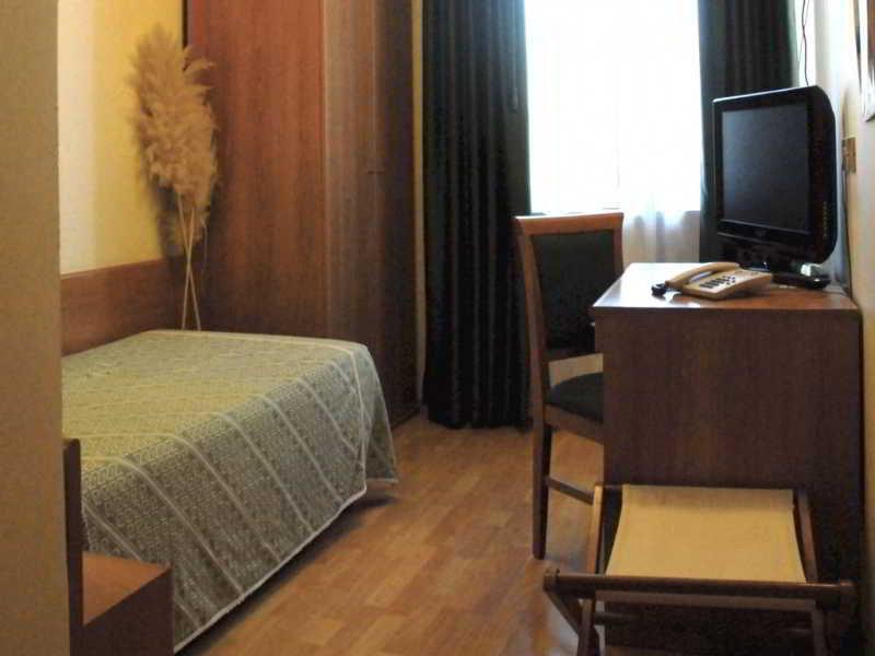 Hotel Sonia Aquilinia ภายนอก รูปภาพ