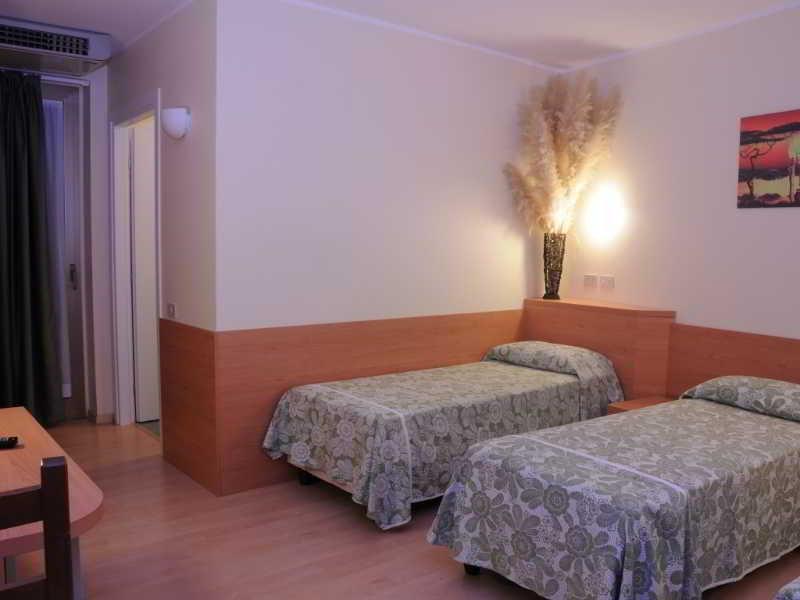 Hotel Sonia Aquilinia ภายนอก รูปภาพ