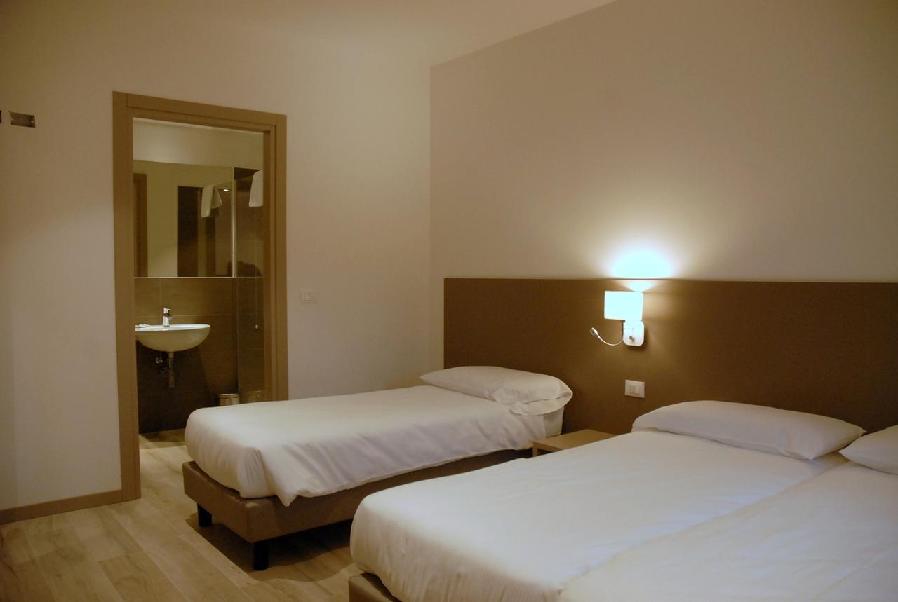 Hotel Sonia Aquilinia ภายนอก รูปภาพ