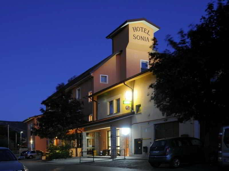 Hotel Sonia Aquilinia ภายนอก รูปภาพ
