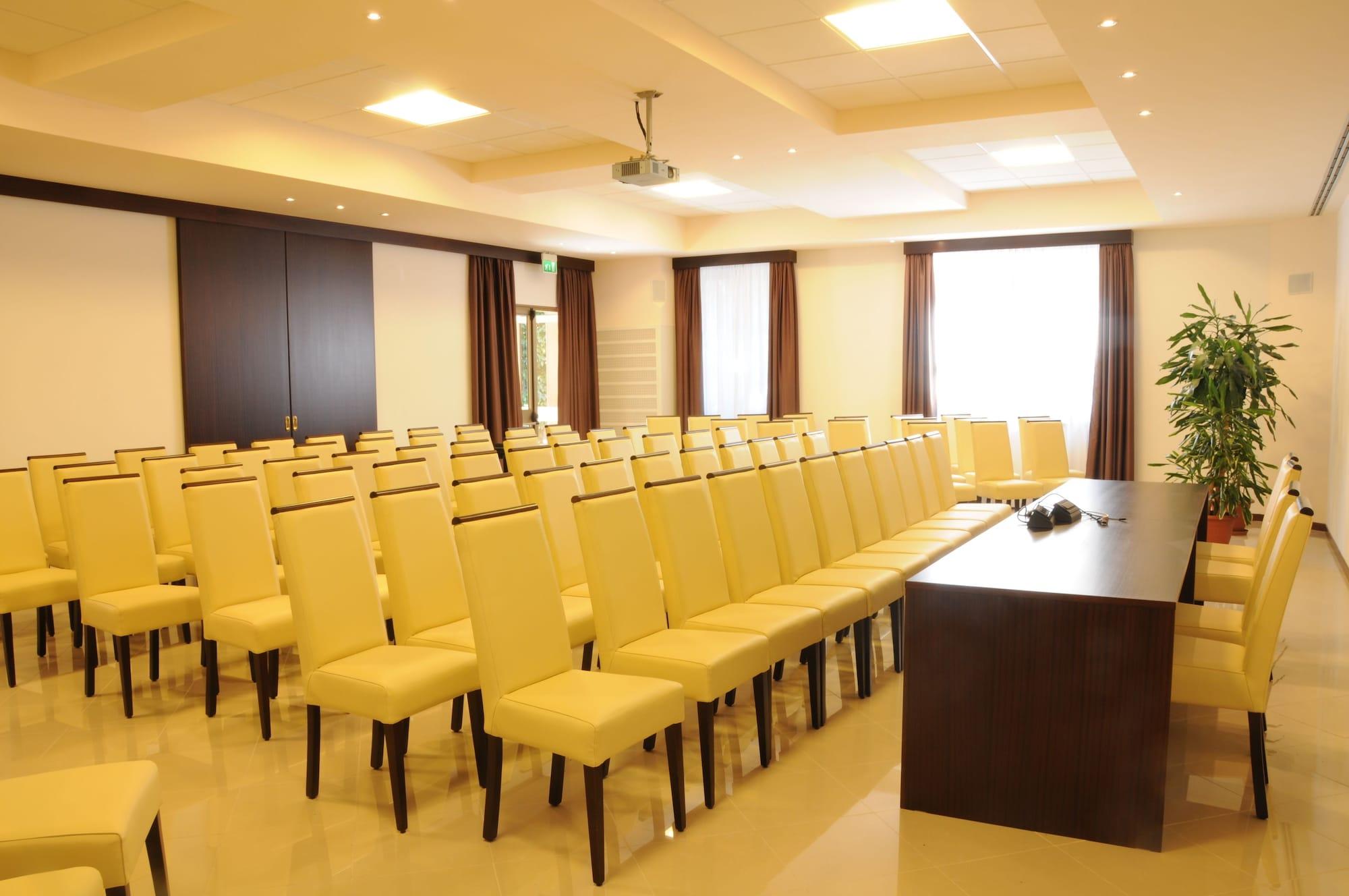 Hotel Sonia Aquilinia ภายนอก รูปภาพ